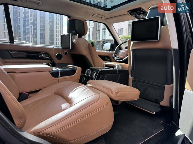 Черный Ленд Ровер Рендж Ровер, объемом двигателя 4.37 л и пробегом 260 тыс. км за 63000 $, фото 38 на Automoto.ua