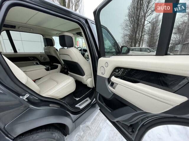 Чорний Ленд Ровер Рендж Ровер, об'ємом двигуна 5 л та пробігом 93 тис. км за 70000 $, фото 20 на Automoto.ua