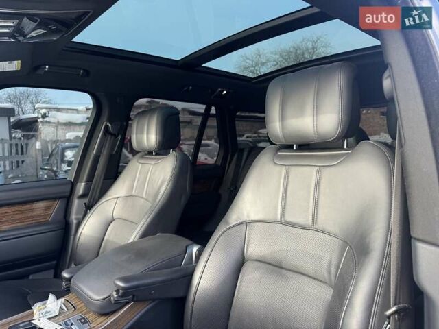 Чорний Ленд Ровер Рендж Ровер, об'ємом двигуна 5 л та пробігом 194 тис. км за 58000 $, фото 16 на Automoto.ua