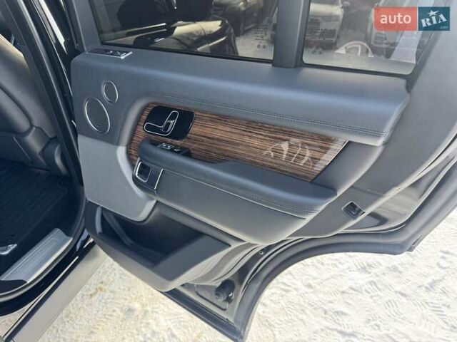 Чорний Ленд Ровер Рендж Ровер, об'ємом двигуна 5 л та пробігом 194 тис. км за 58000 $, фото 24 на Automoto.ua