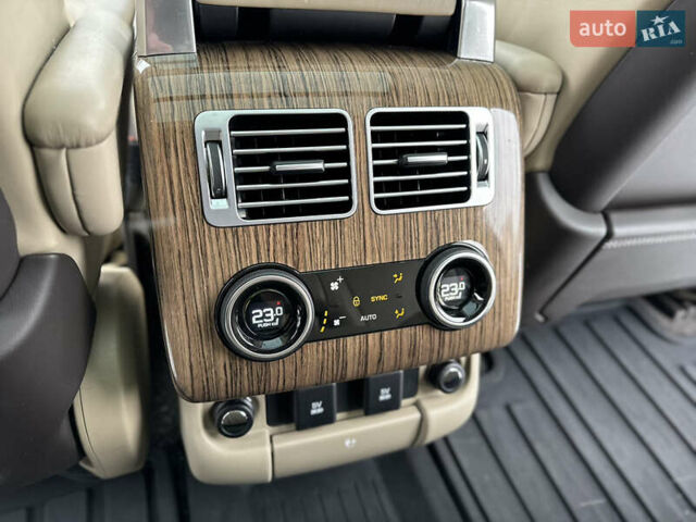 Чорний Ленд Ровер Рендж Ровер, об'ємом двигуна 3 л та пробігом 130 тис. км за 46500 $, фото 60 на Automoto.ua