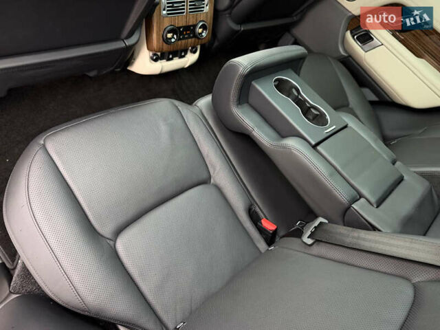 Чорний Ленд Ровер Рендж Ровер, об'ємом двигуна 2.99 л та пробігом 132 тис. км за 52900 $, фото 36 на Automoto.ua