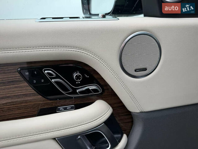 Чорний Ленд Ровер Рендж Ровер, об'ємом двигуна 2.99 л та пробігом 132 тис. км за 52900 $, фото 33 на Automoto.ua