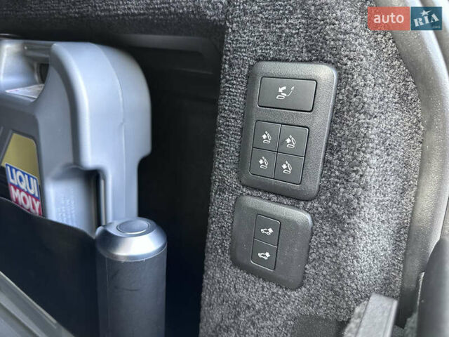 Черный Ленд Ровер Рендж Ровер, объемом двигателя 4.37 л и пробегом 260 тыс. км за 63000 $, фото 44 на Automoto.ua