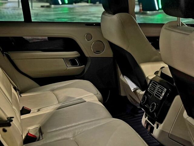 Чорний Ленд Ровер Рендж Ровер, об'ємом двигуна 3 л та пробігом 99 тис. км за 74000 $, фото 4 на Automoto.ua