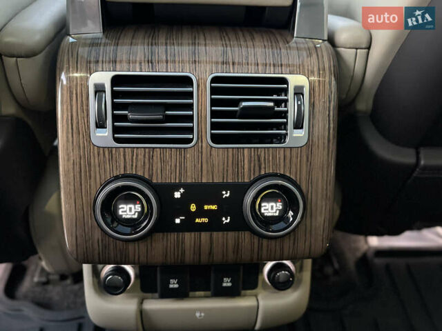 Черный Ленд Ровер Рендж Ровер, объемом двигателя 3 л и пробегом 136 тыс. км за 52000 $, фото 24 на Automoto.ua