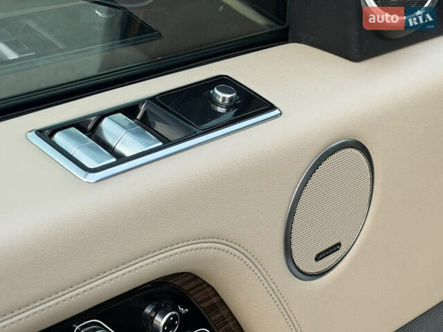 Чорний Ленд Ровер Рендж Ровер, об'ємом двигуна 3 л та пробігом 135 тис. км за 44999 $, фото 11 на Automoto.ua