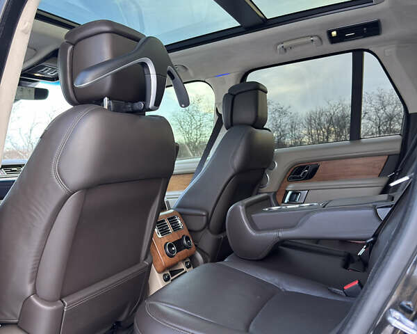 Черный Ленд Ровер Рендж Ровер, объемом двигателя 4.37 л и пробегом 155 тыс. км за 67000 $, фото 6 на Automoto.ua