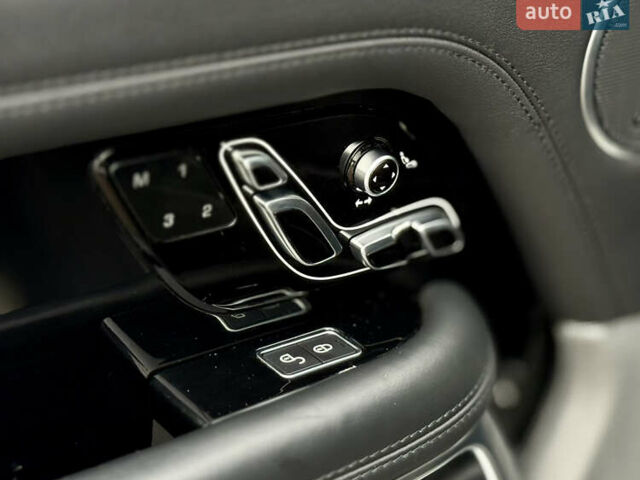 Чорний Ленд Ровер Рендж Ровер, об'ємом двигуна 5 л та пробігом 48 тис. км за 59900 $, фото 19 на Automoto.ua