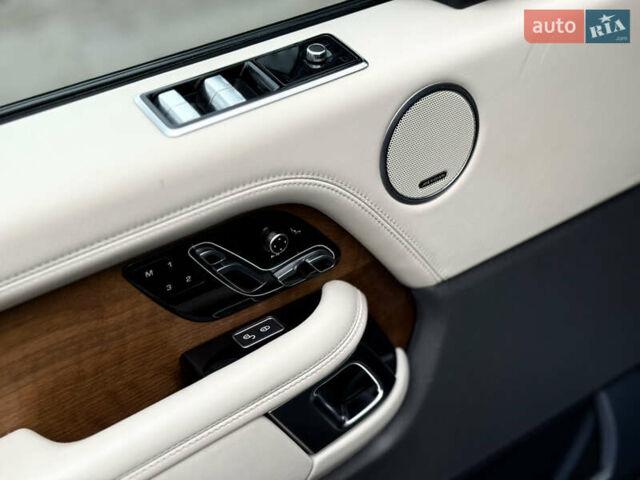 Черный Ленд Ровер Рендж Ровер, объемом двигателя 4.37 л и пробегом 81 тыс. км за 68000 $, фото 27 на Automoto.ua