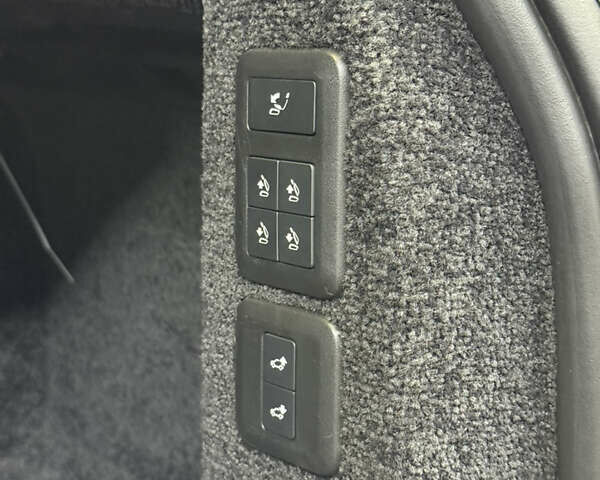 Черный Ленд Ровер Рендж Ровер, объемом двигателя 3 л и пробегом 126 тыс. км за 75000 $, фото 33 на Automoto.ua