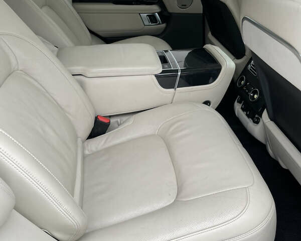 Чорний Ленд Ровер Рендж Ровер, об'ємом двигуна 5 л та пробігом 93 тис. км за 70000 $, фото 21 на Automoto.ua