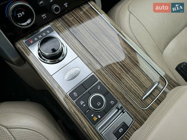Чорний Ленд Ровер Рендж Ровер, об'ємом двигуна 3 л та пробігом 130 тис. км за 46500 $, фото 92 на Automoto.ua