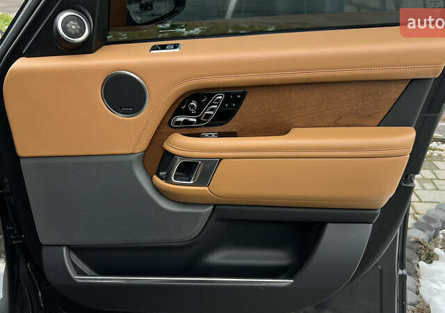 Черный Ленд Ровер Рендж Ровер, объемом двигателя 4.37 л и пробегом 90 тыс. км за 69000 $, фото 51 на Automoto.ua