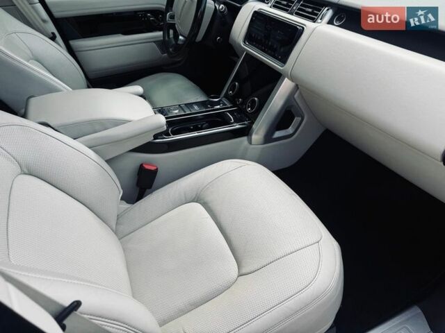 Черный Ленд Ровер Рендж Ровер, объемом двигателя 4.37 л и пробегом 90 тыс. км за 65000 $, фото 16 на Automoto.ua