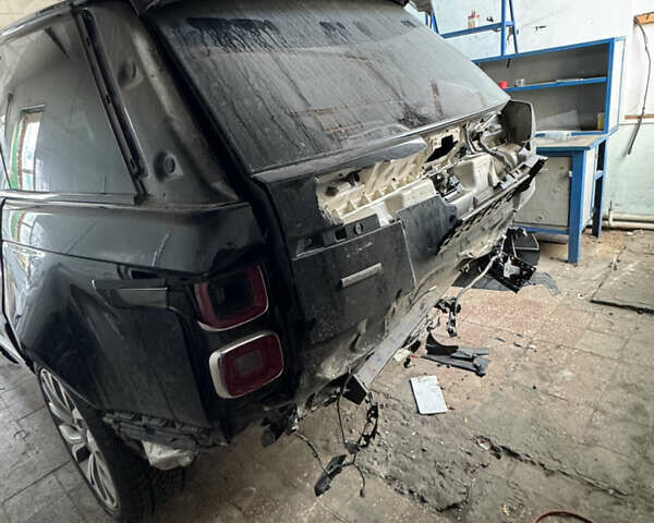 Черный Ленд Ровер Рендж Ровер, объемом двигателя 4.4 л и пробегом 103 тыс. км за 42000 $, фото 10 на Automoto.ua