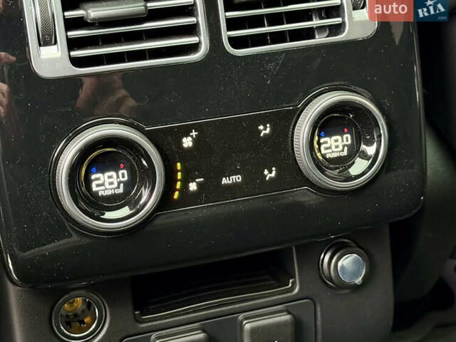 Чорний Ленд Ровер Рендж Ровер, об'ємом двигуна 5 л та пробігом 48 тис. км за 59900 $, фото 30 на Automoto.ua