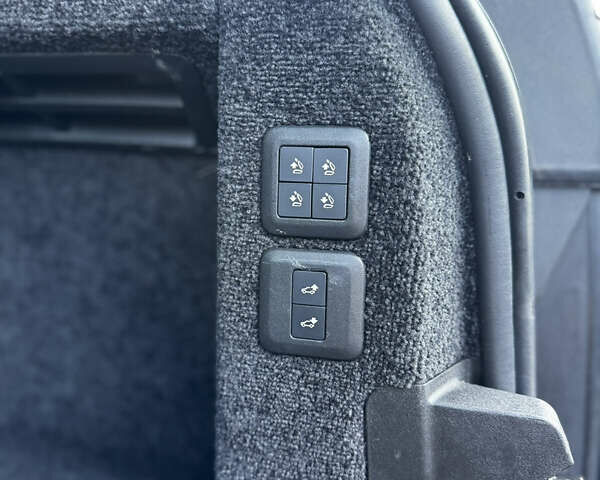 Чорний Ленд Ровер Рендж Ровер, об'ємом двигуна 2.99 л та пробігом 136 тис. км за 54999 $, фото 21 на Automoto.ua