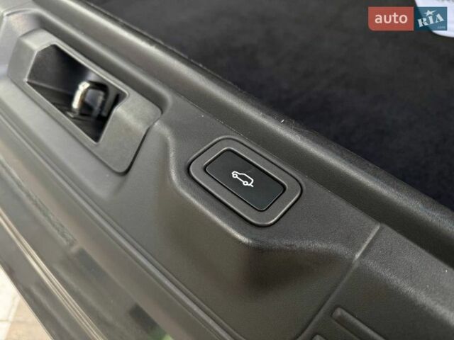 Чорний Ленд Ровер Рендж Ровер, об'ємом двигуна 2.99 л та пробігом 138 тис. км за 53990 $, фото 30 на Automoto.ua