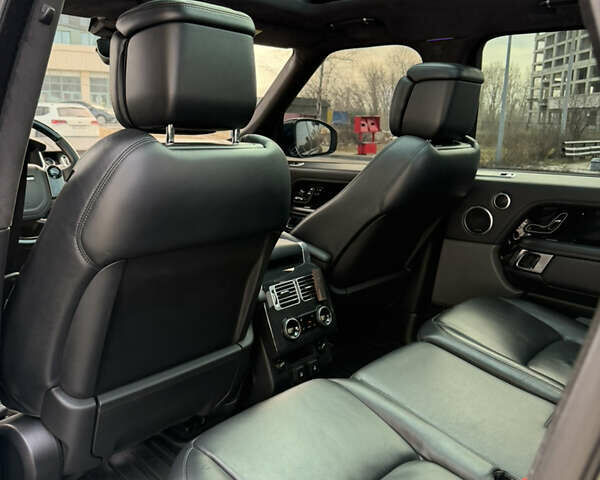 Чорний Ленд Ровер Рендж Ровер, об'ємом двигуна 4.37 л та пробігом 172 тис. км за 65500 $, фото 24 на Automoto.ua