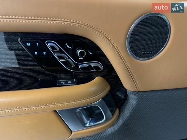 Чорний Ленд Ровер Рендж Ровер, об'ємом двигуна 4.37 л та пробігом 115 тис. км за 88000 $, фото 34 на Automoto.ua