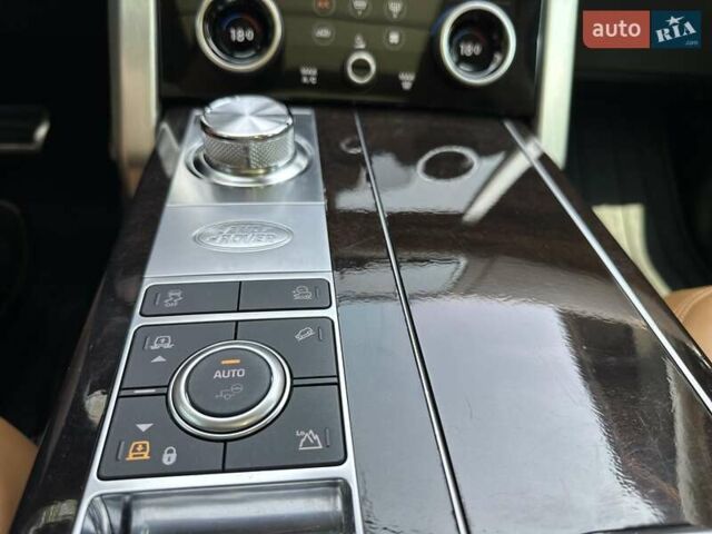 Чорний Ленд Ровер Рендж Ровер, об'ємом двигуна 5 л та пробігом 75 тис. км за 87000 $, фото 46 на Automoto.ua