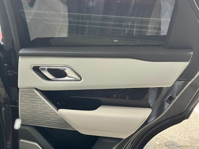 Чорний Ленд Ровер Рендж Ровер, об'ємом двигуна 2 л та пробігом 91 тис. км за 39500 $, фото 13 на Automoto.ua