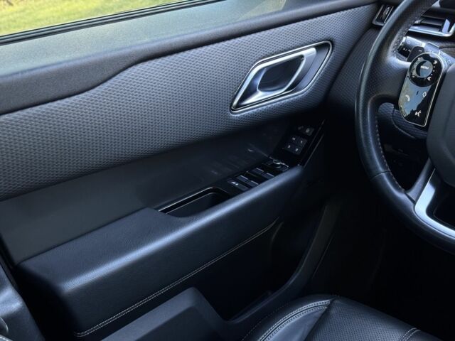 Чорний Ленд Ровер Рендж Ровер, об'ємом двигуна 2 л та пробігом 90 тис. км за 35500 $, фото 16 на Automoto.ua