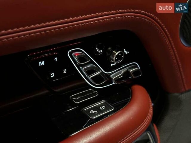 Чорний Ленд Ровер Рендж Ровер, об'ємом двигуна 5 л та пробігом 97 тис. км за 67490 $, фото 12 на Automoto.ua