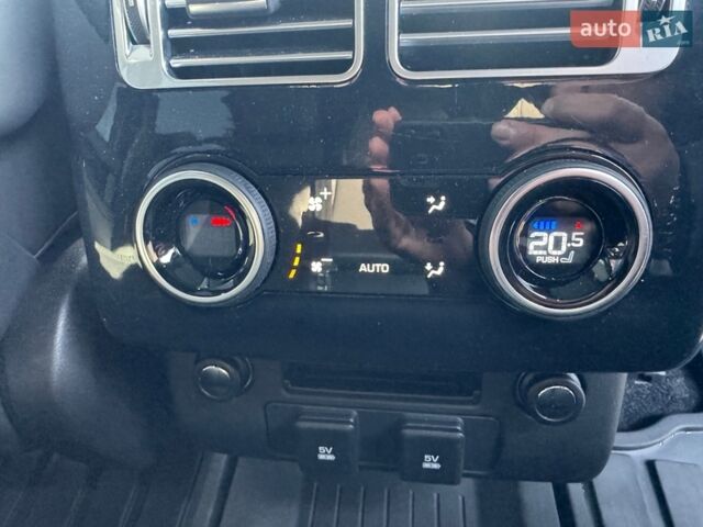 Чорний Ленд Ровер Рендж Ровер, об'ємом двигуна 3 л та пробігом 174 тис. км за 49900 $, фото 7 на Automoto.ua