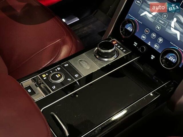 Чорний Ленд Ровер Рендж Ровер, об'ємом двигуна 5 л та пробігом 97 тис. км за 67490 $, фото 30 на Automoto.ua