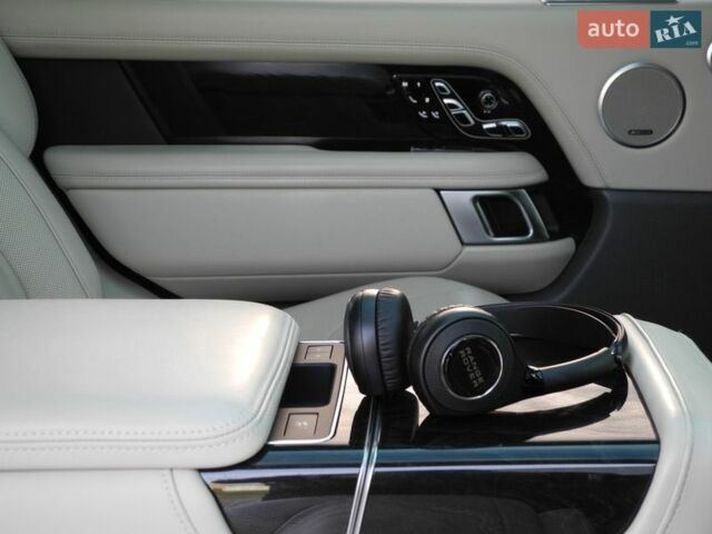 Чорний Ленд Ровер Рендж Ровер, об'ємом двигуна 4.37 л та пробігом 115 тис. км за 112000 $, фото 38 на Automoto.ua