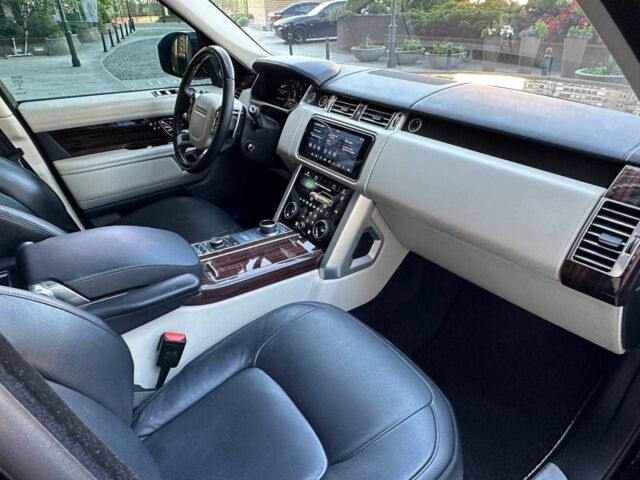 Чорний Ленд Ровер Рендж Ровер, об'ємом двигуна 4.4 л та пробігом 99 тис. км за 76900 $, фото 8 на Automoto.ua