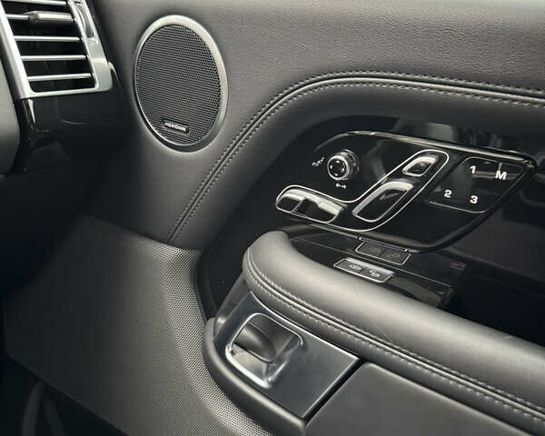 Черный Ленд Ровер Рендж Ровер, объемом двигателя 3 л и пробегом 112 тыс. км за 65000 $, фото 17 на Automoto.ua