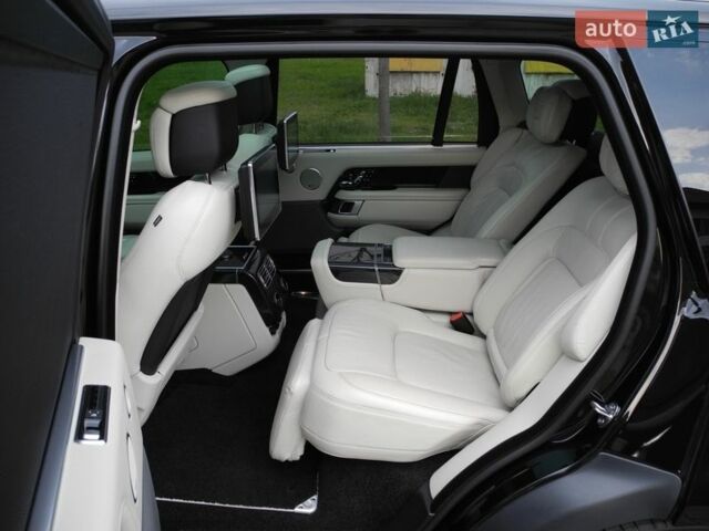 Чорний Ленд Ровер Рендж Ровер, об'ємом двигуна 4.37 л та пробігом 115 тис. км за 112000 $, фото 30 на Automoto.ua