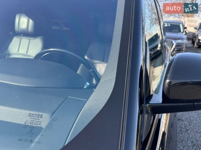 Чорний Ленд Ровер Рендж Ровер, об'ємом двигуна 3 л та пробігом 174 тис. км за 49900 $, фото 52 на Automoto.ua