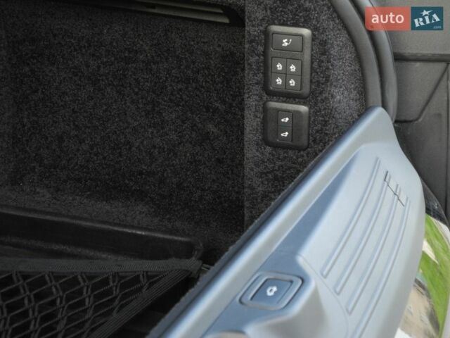 Чорний Ленд Ровер Рендж Ровер, об'ємом двигуна 4.37 л та пробігом 115 тис. км за 112000 $, фото 46 на Automoto.ua