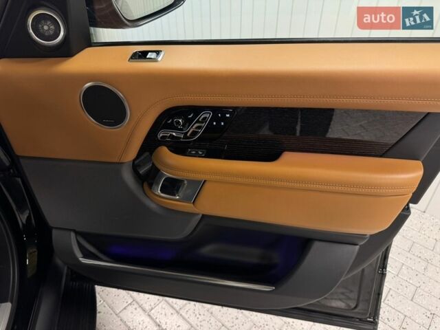 Чорний Ленд Ровер Рендж Ровер, об'ємом двигуна 4.37 л та пробігом 115 тис. км за 88000 $, фото 40 на Automoto.ua