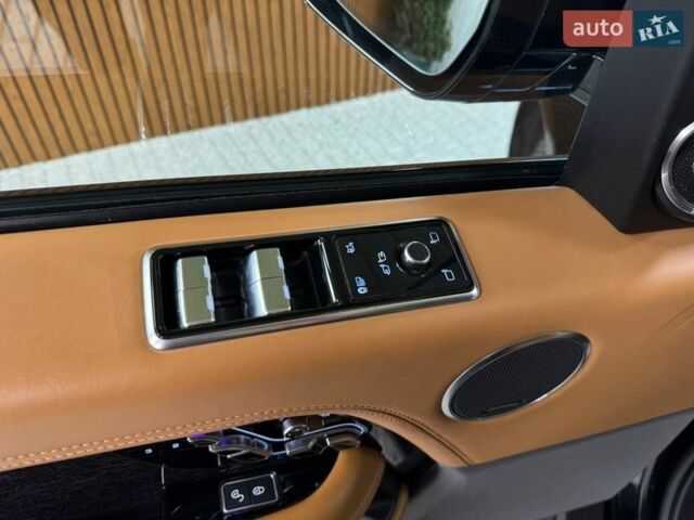 Чорний Ленд Ровер Рендж Ровер, об'ємом двигуна 4.37 л та пробігом 115 тис. км за 88000 $, фото 35 на Automoto.ua