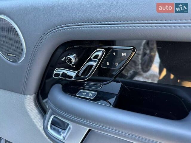 Чорний Ленд Ровер Рендж Ровер, об'ємом двигуна 5 л та пробігом 163 тис. км за 63000 $, фото 32 на Automoto.ua