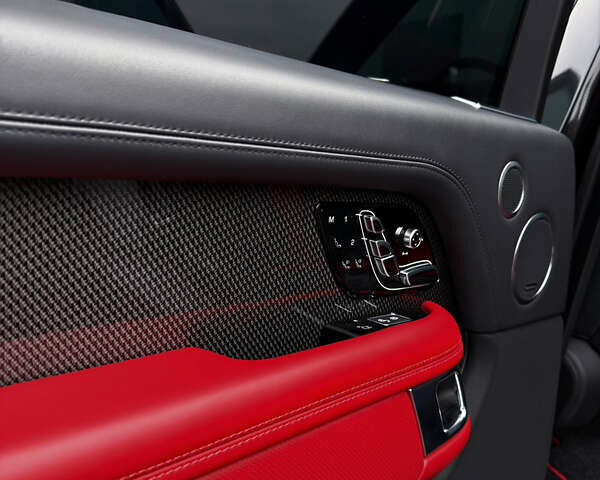 Чорний Ленд Ровер Рендж Ровер, об'ємом двигуна 5 л та пробігом 70 тис. км за 101500 $, фото 13 на Automoto.ua