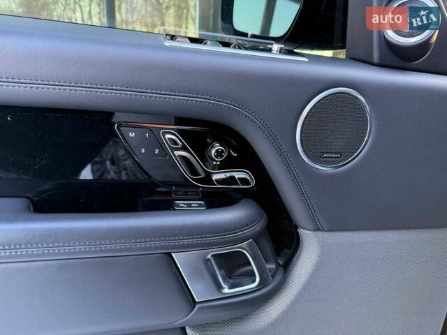 Черный Ленд Ровер Рендж Ровер, объемом двигателя 5 л и пробегом 163 тыс. км за 59000 $, фото 24 на Automoto.ua