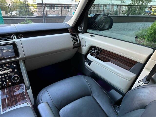 Чорний Ленд Ровер Рендж Ровер, об'ємом двигуна 4.4 л та пробігом 99 тис. км за 76900 $, фото 11 на Automoto.ua