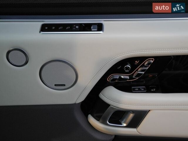 Чорний Ленд Ровер Рендж Ровер, об'ємом двигуна 4.37 л та пробігом 115 тис. км за 112000 $, фото 32 на Automoto.ua