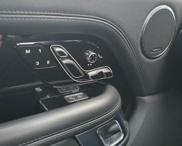 Черный Ленд Ровер Рендж Ровер, объемом двигателя 3 л и пробегом 113 тыс. км за 66000 $, фото 18 на Automoto.ua