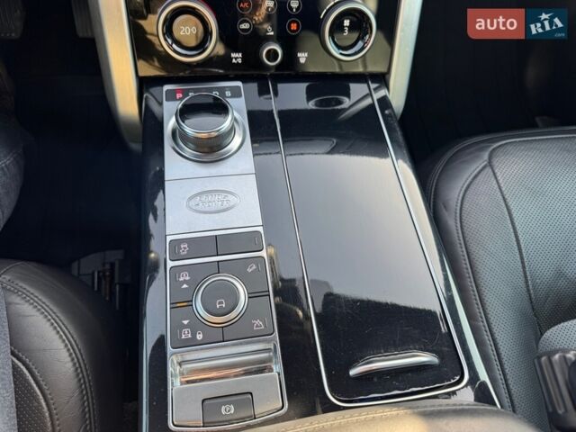 Чорний Ленд Ровер Рендж Ровер, об'ємом двигуна 3 л та пробігом 174 тис. км за 49900 $, фото 29 на Automoto.ua
