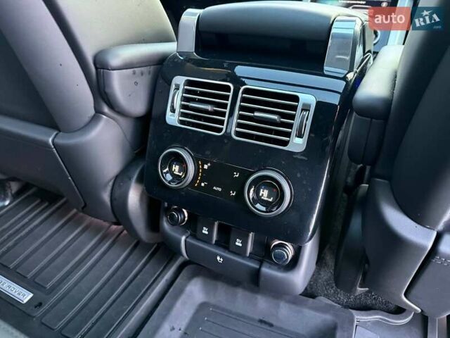 Чорний Ленд Ровер Рендж Ровер, об'ємом двигуна 5 л та пробігом 163 тис. км за 63000 $, фото 29 на Automoto.ua