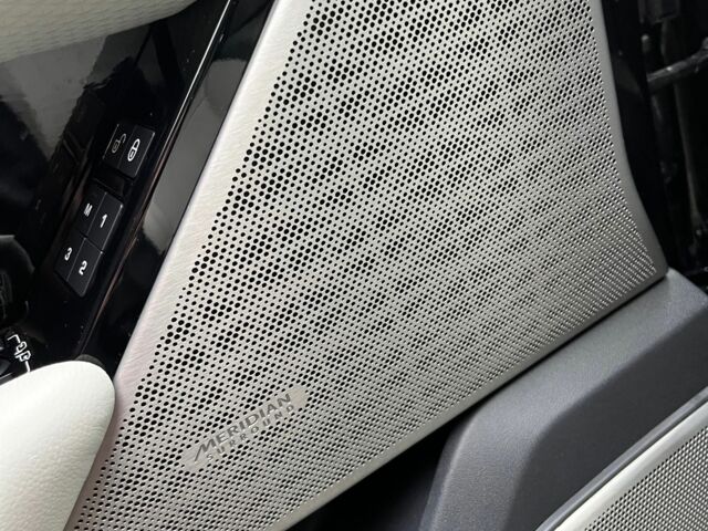 Чорний Ленд Ровер Рендж Ровер, об'ємом двигуна 2 л та пробігом 91 тис. км за 39500 $, фото 15 на Automoto.ua