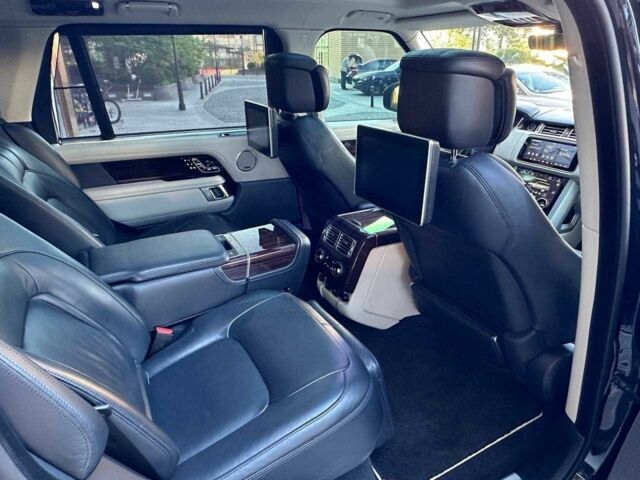 Чорний Ленд Ровер Рендж Ровер, об'ємом двигуна 4.4 л та пробігом 99 тис. км за 76900 $, фото 12 на Automoto.ua