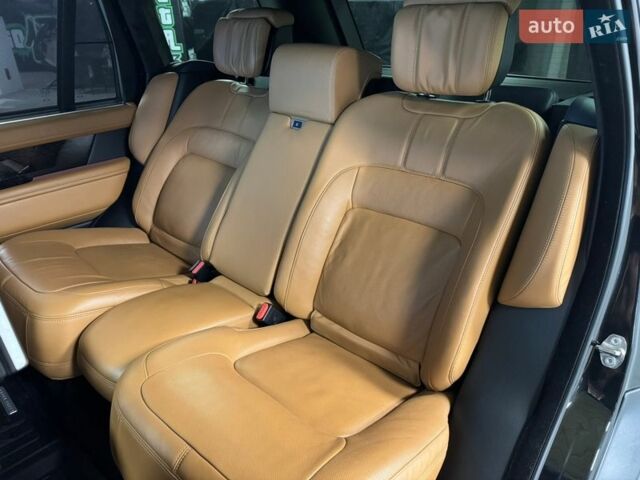 Чорний Ленд Ровер Рендж Ровер, об'ємом двигуна 4.37 л та пробігом 115 тис. км за 88000 $, фото 25 на Automoto.ua